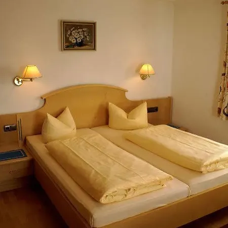 Haus Regina Guest house 3*